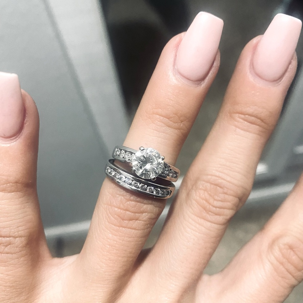 14k White gold engagement set. 1.14 carat round brilliant center stone.
